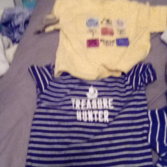 T-shirts - Picture 2 of 6